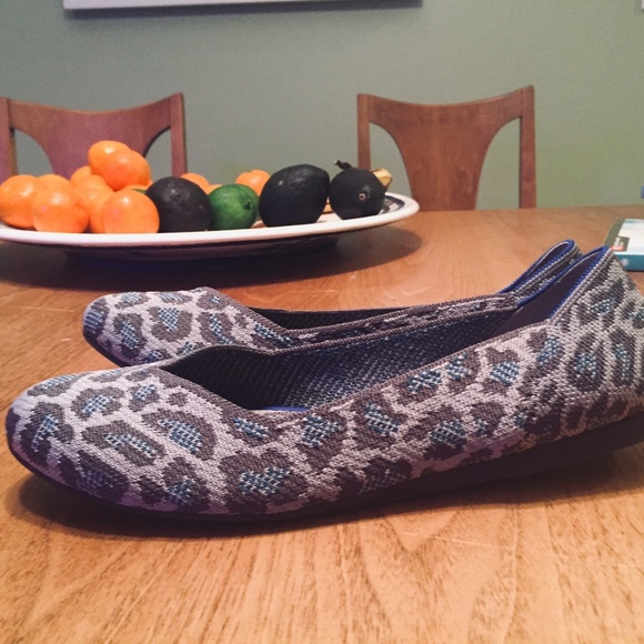 Rothy's Round Toe Grey Spotted Size 9 - Perfect - Picture 2 of 7